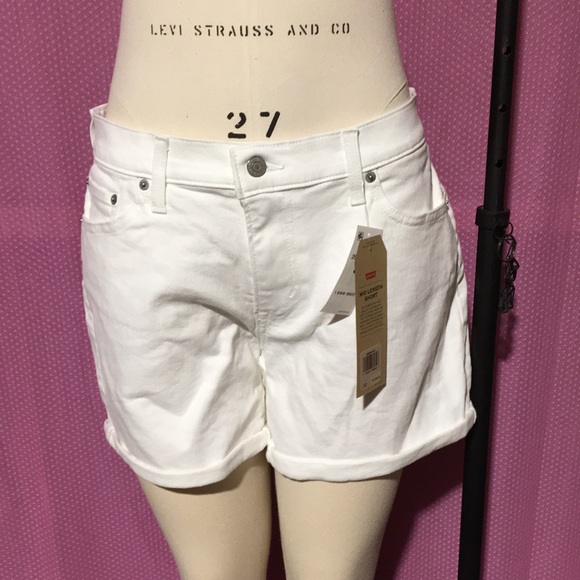 Levi’s white jean shorts - Picture 5 of 6